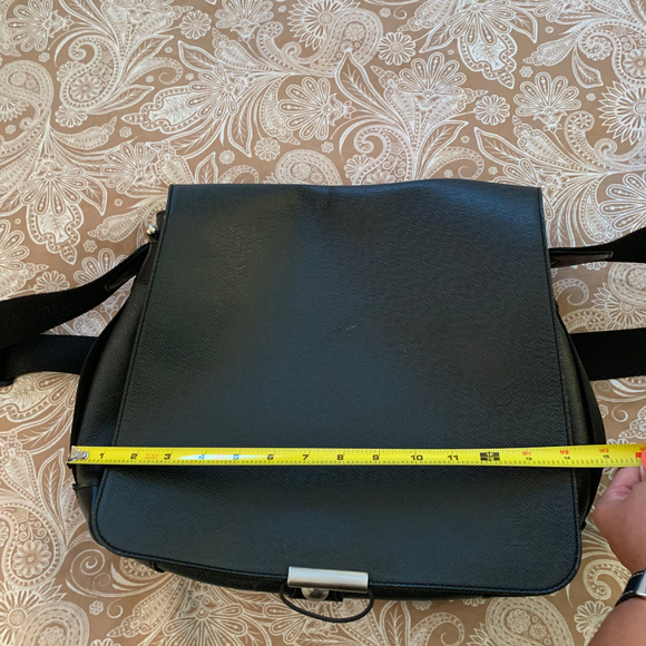****SOLD****Louis Vuitton Black Leather Messenger - Picture 7 of 9